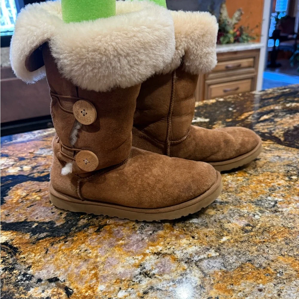 UGG Tan Shearling Winter Boots - Picture 6 of 6